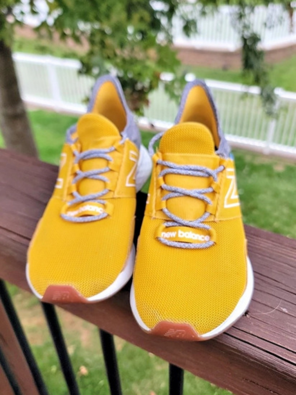 New Balance Fresh Foam Arishi Yellow & Gray Sneakers